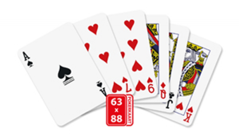 Pokerkaartspel in bedrukt doosje